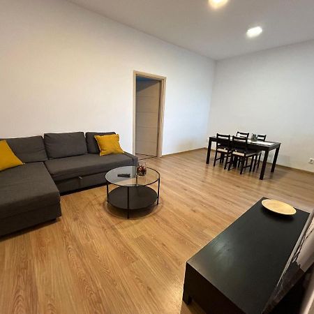 Elegant City Center Apartment Bukarest Kültér fotó