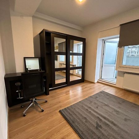 Elegant City Center Apartment Bukarest Kültér fotó