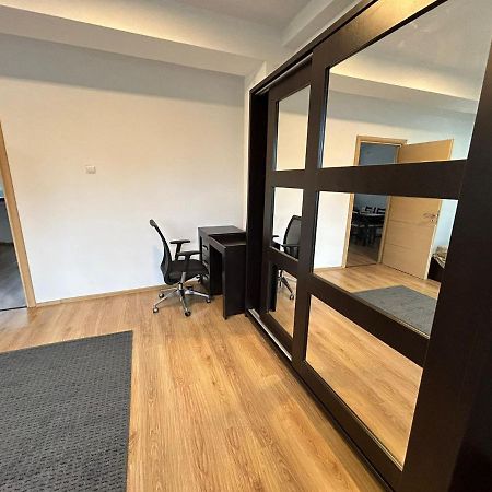 Elegant City Center Apartment Bukarest Kültér fotó