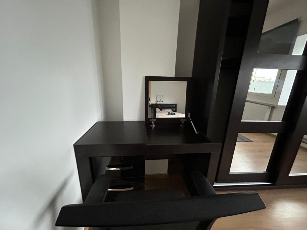 Elegant City Center Apartment Bukarest Kültér fotó